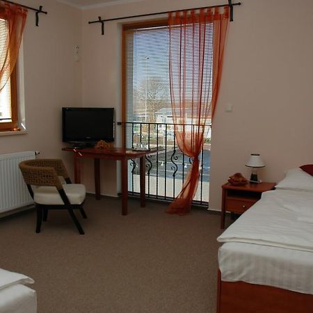 Hotel & Restaurant Signal Pardubice Kültér fotó
