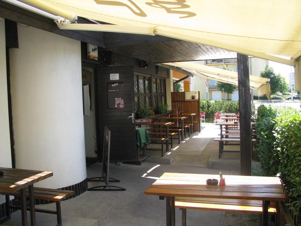 Hotel & Restaurant Signal Pardubice Kültér fotó