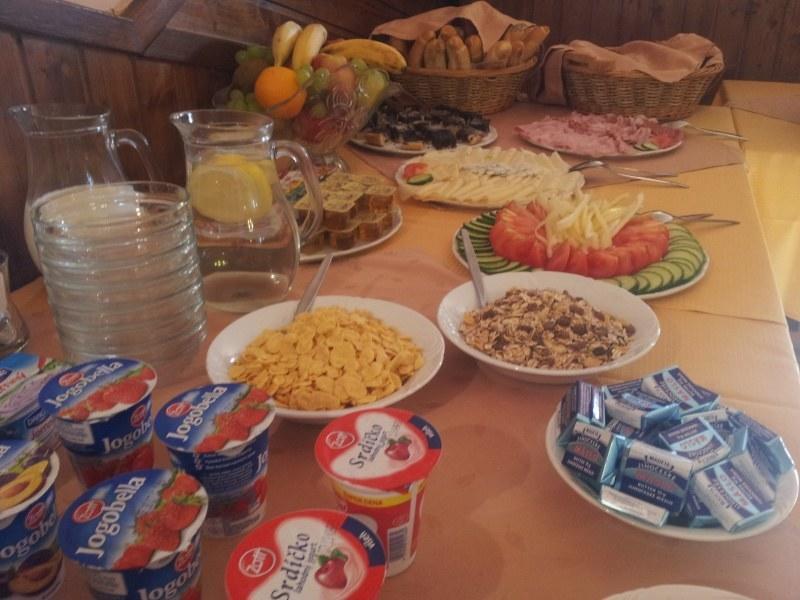 Hotel & Restaurant Signal Pardubice Kültér fotó