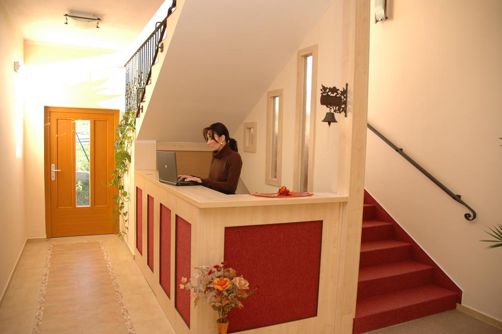 Hotel & Restaurant Signal Pardubice Kültér fotó
